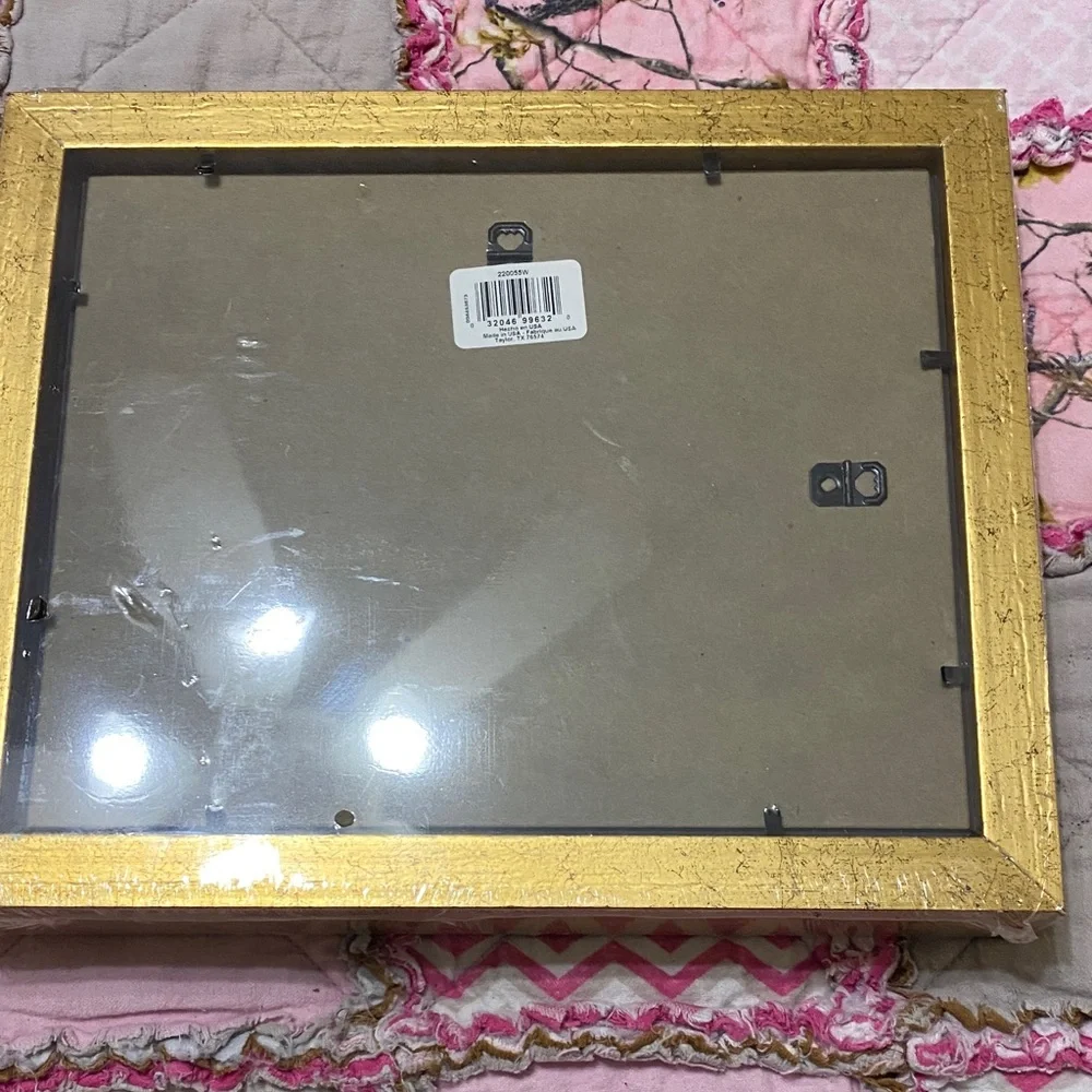 Coro Gold and Silver Display Frame - Picture 2 of 2